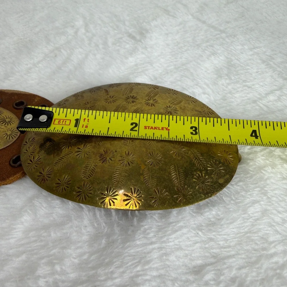 VTG Brown L‎ Leather Link Belt Brass Etched Medallion Oversized Buckle Boho
